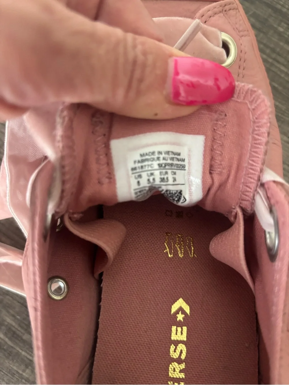 Converse low top